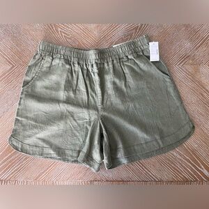 NWT, Maurices, Green, Medium, Shorts